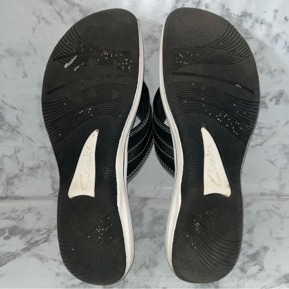 Clarks Cloudsteppers Women’s Sandals Flip Flops Size 10 M Cushion Soft Black - Picture 7 of 7
